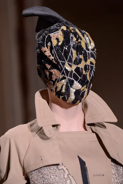 Look 32